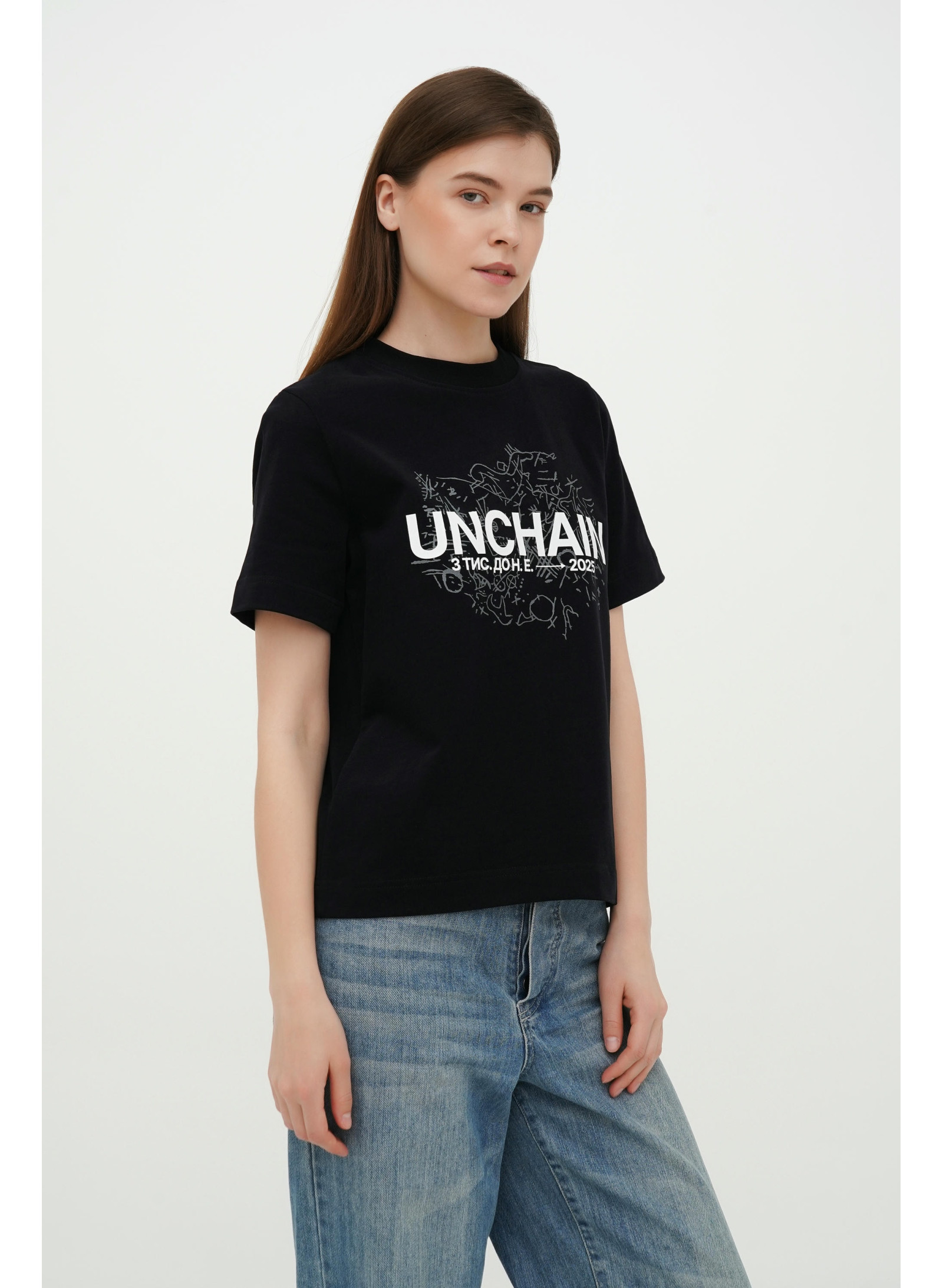 Футболка жіноча чорна "UNCHAIN" 