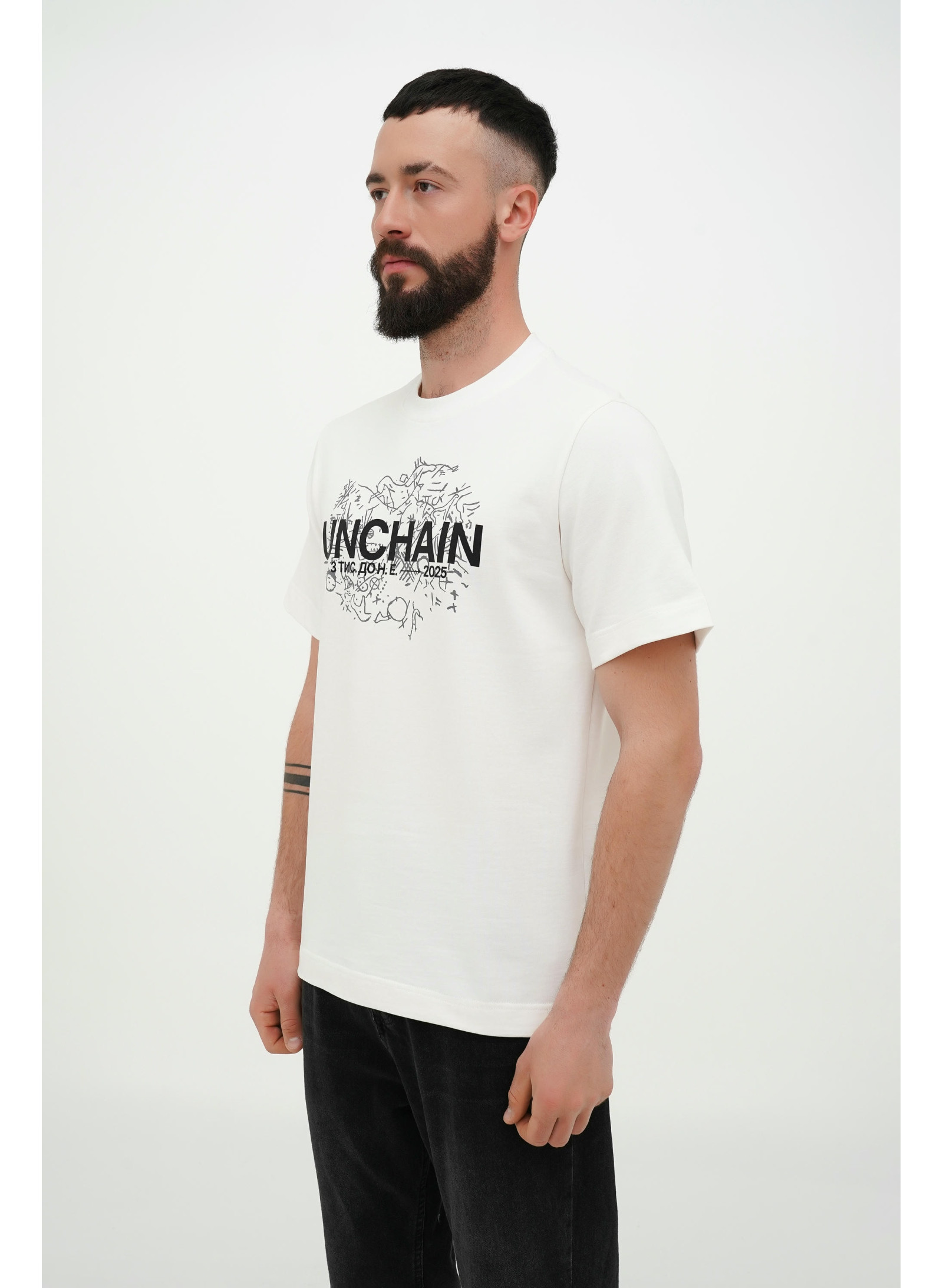 Футболка чоловіча молочна "UNCHAIN" 